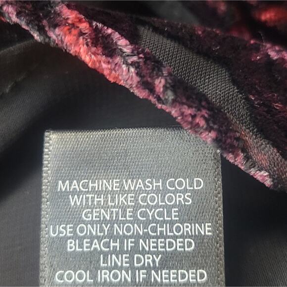 Torrid Halter Burnout Velvet Paisley Tunic Tank Red Black Size 1 - Picture 7 of 8